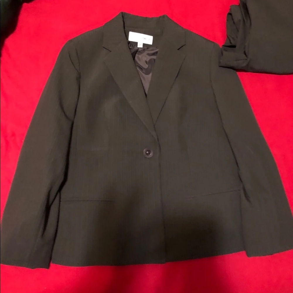 Women’s suit